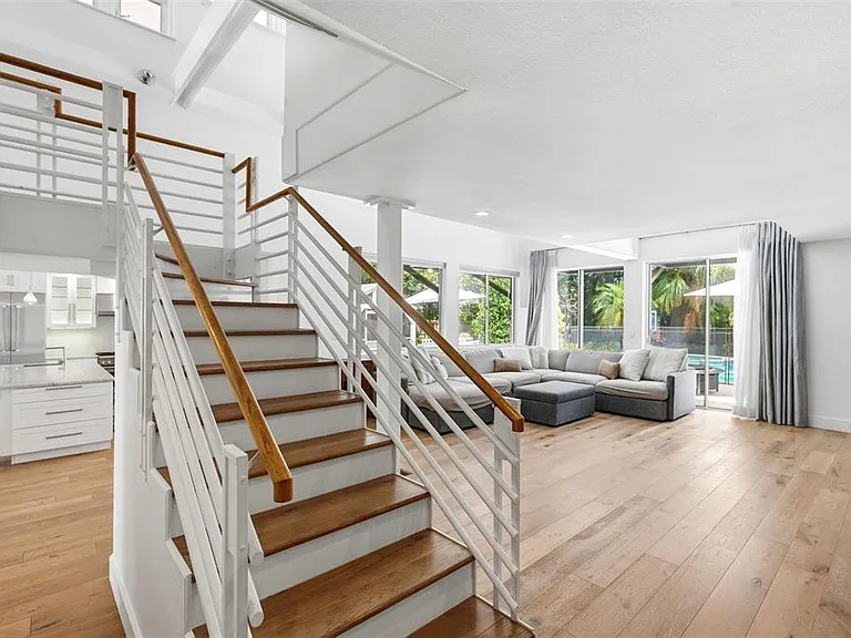 141 Giralda Blvd NE — Photo 34