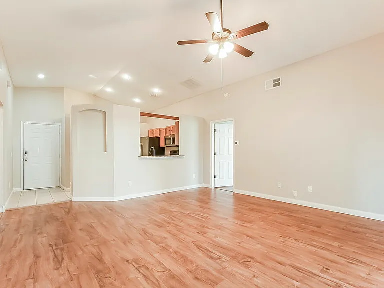 4166 Shadow Creek Cir — Photo 4