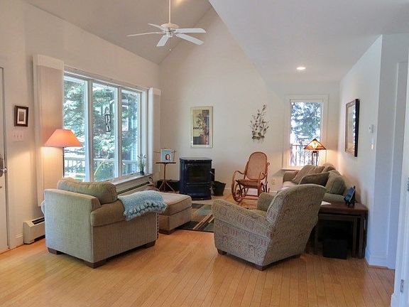 2nd image of 521 E Lake Dr