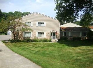 3924 Hunters Ridge Dr APT 4, Lansing, MI 48911