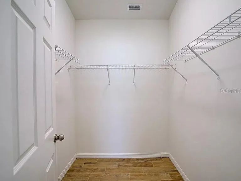 1037 Cass Ave — Photo 14