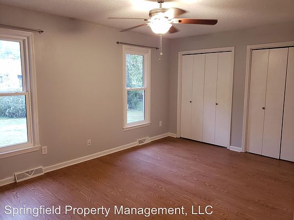 5th image of 1020 E Woodland St