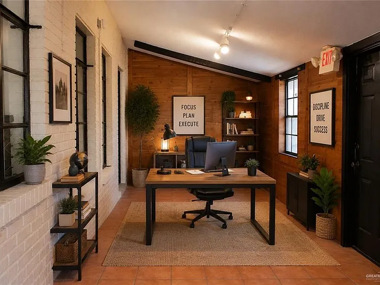 302 W Sam Houston Blvd — Photo 8