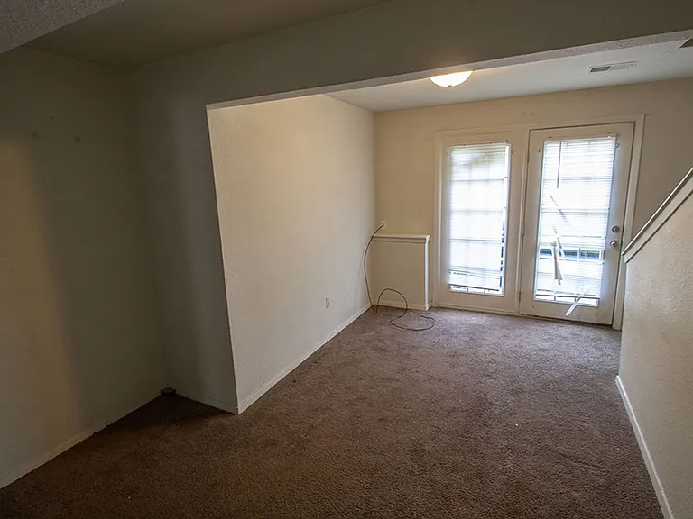 1013 W Ash St — Photo 20