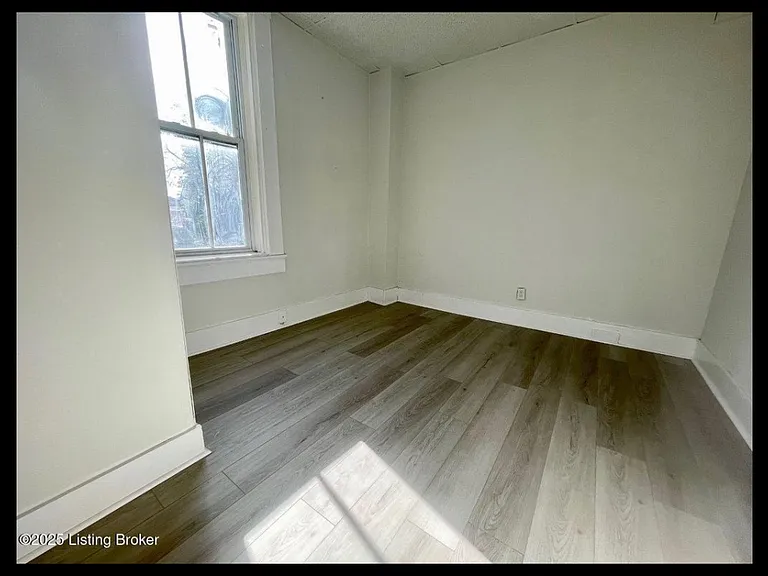 4116 W Broadway #2 — Photo 5