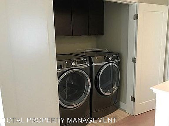 4th image of 715 Autumn Meadow Dr