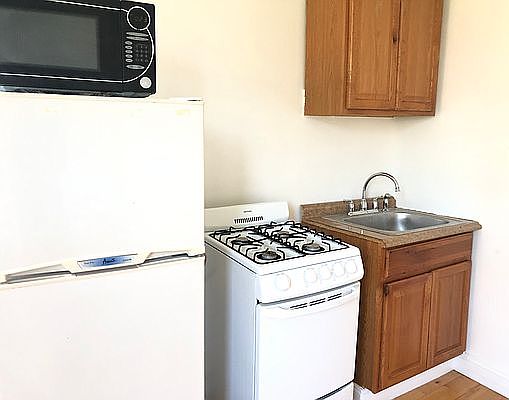 5th image of 512 E 13th St Unit C5