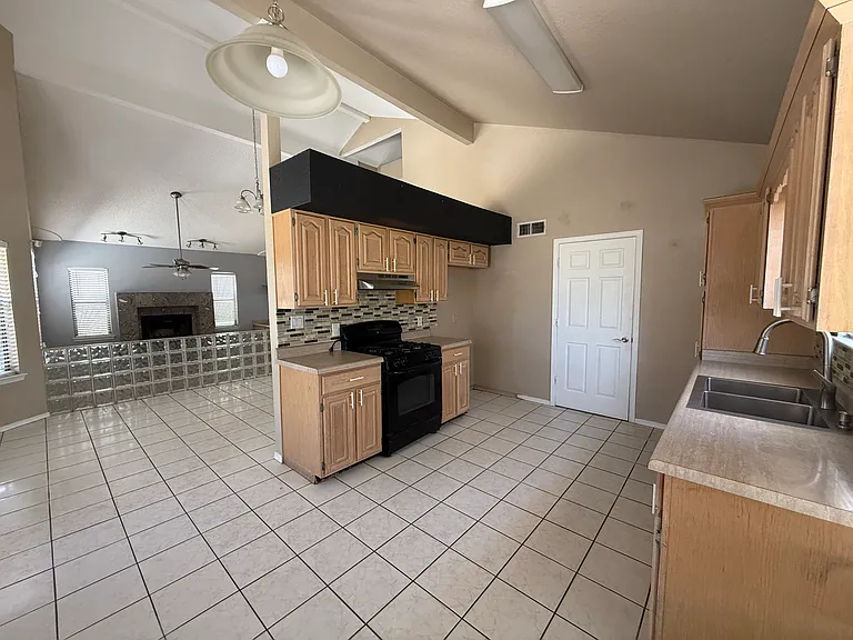 12117 Village Gate Dr — Photo 3