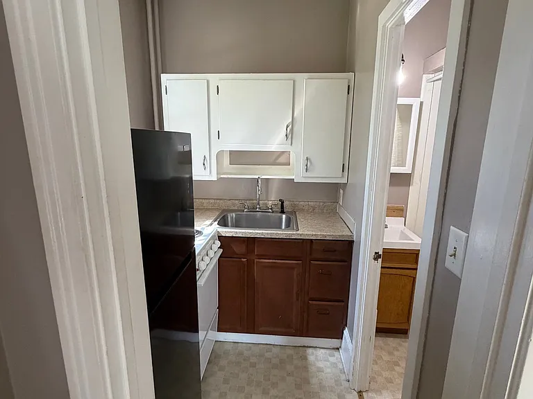 512 W Ionia St #B — Photo 8