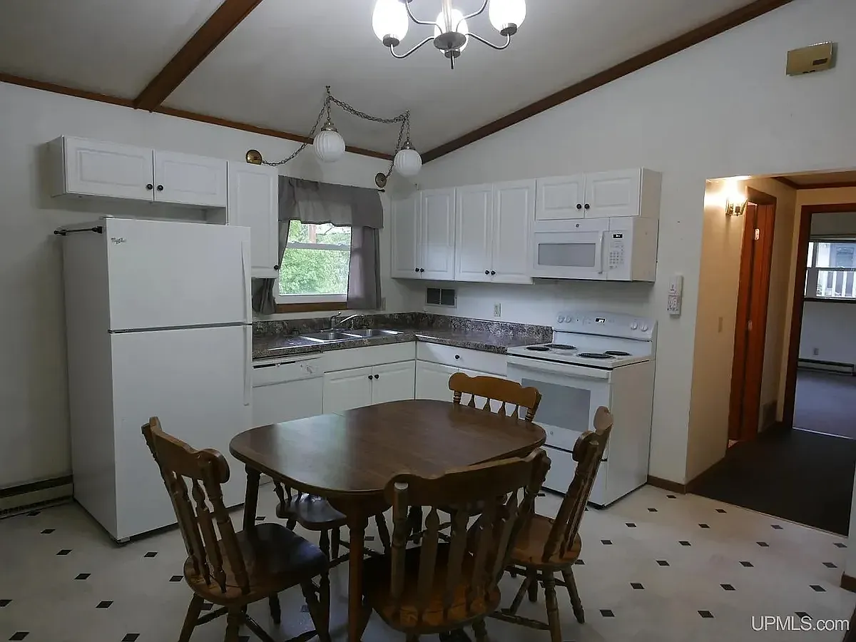 2 bed, $665 — Photo 2