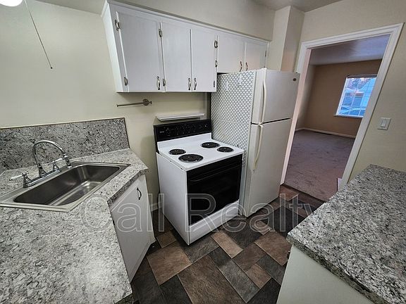 4th image of 103 E Heroy Ave