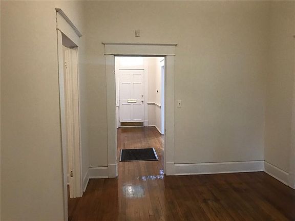 3rd image of 855 Savannah St