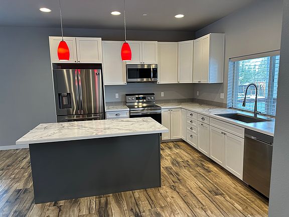 5th image of 205 Juniper Ln