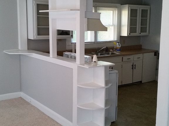 3rd image of 1104 Linwood Rd