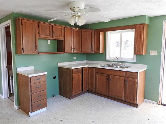 4th image of 2758 Lasher Dr