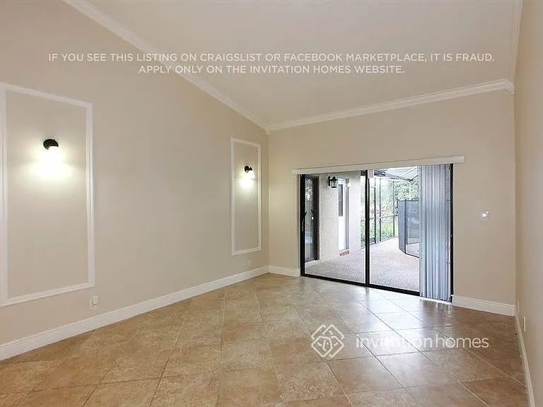 7002 NW 38th St — Photo 11