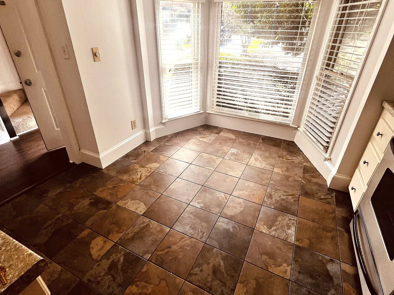 2 bed, 2.5 bath, 1536 sqft, $2,000 — Photo 2