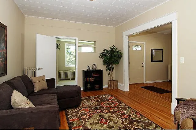 1445 Sherburne Ave — Photo 1