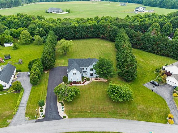 4th image of 203 Deerfield Dr