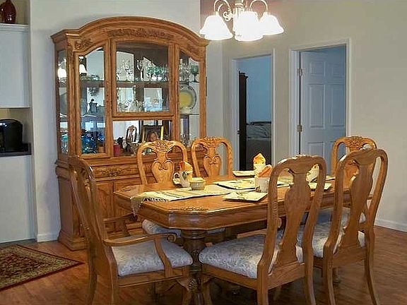 2nd image of 1203 Seminole Cir