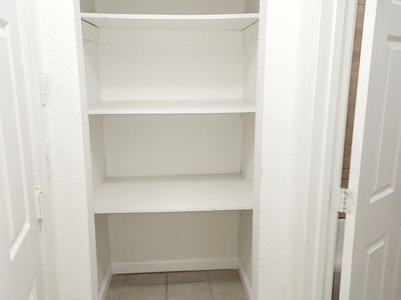 5th image of 405 N Effie St