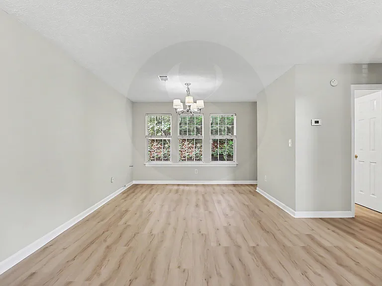 1090 Winter Park Ln — Photo 9