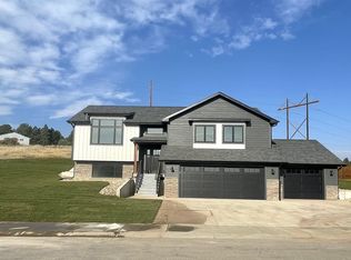 659 Stumer Rd, Rapid City, SD 57701