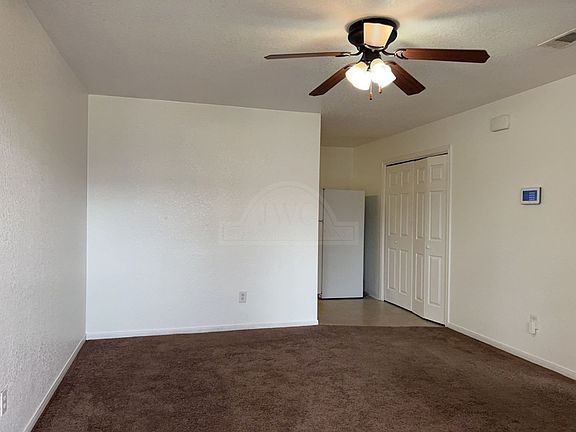 5th image of 1407 Dugger Cir #B