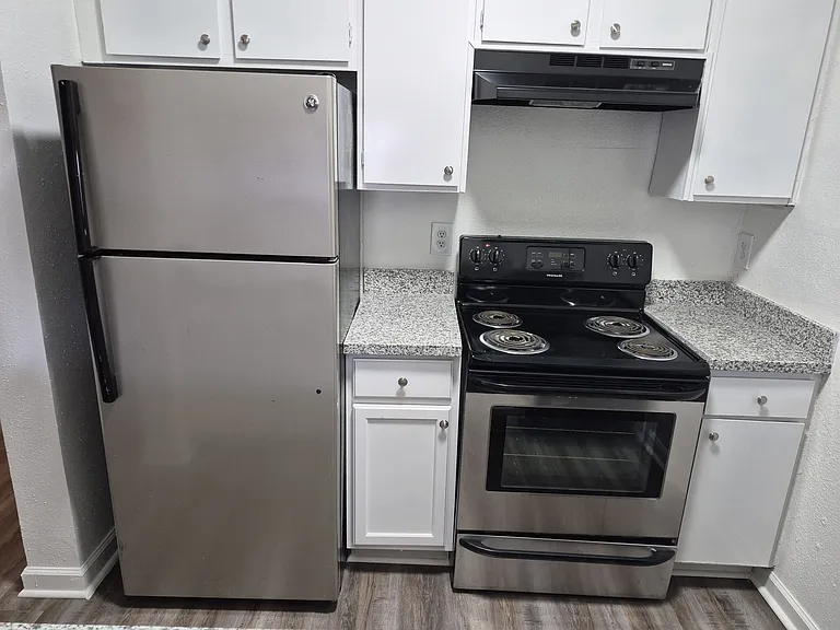 Golden Village Townhomes — Photo 14