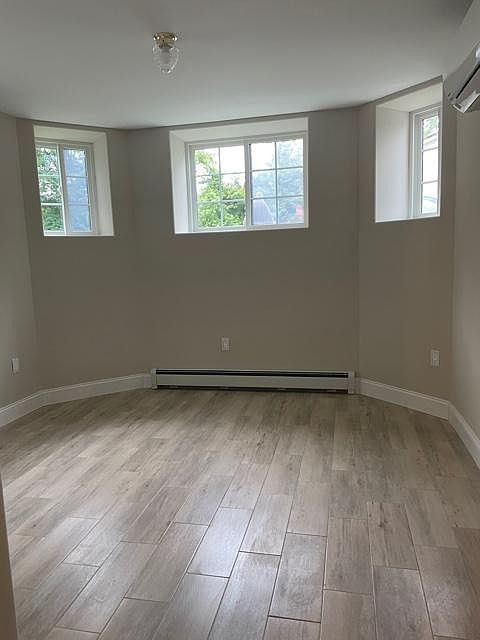 1st image of 681 Maguire Ave #2