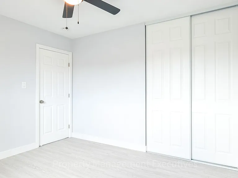 Remodeled 2 Bedroom, 1 Bath Apartment — Photo 9