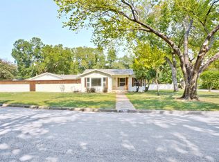 4900 Black Oak Ln, River Oaks, TX 76114