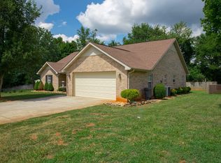 1108 Katie Brook Ln, Maryville, TN 37803