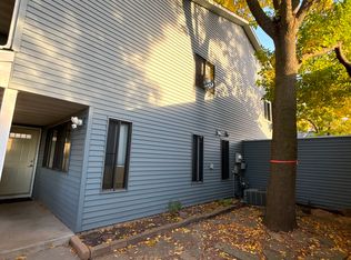 9397 Ranchview Ln N, Maple Grove, MN 55369