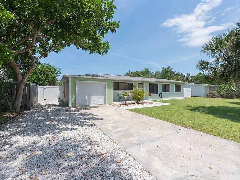 347 S Lakeside Dr — Photo 47