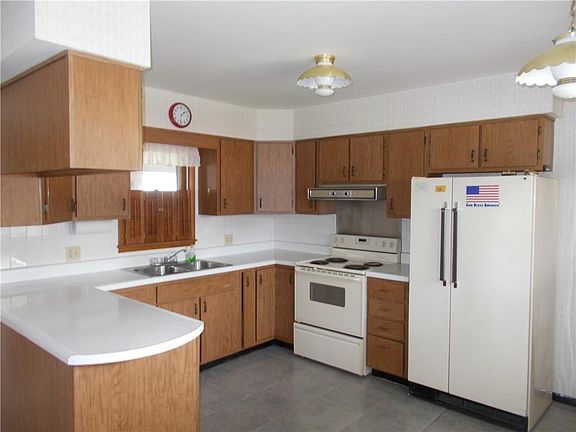 3rd image of 1013 N Wood St