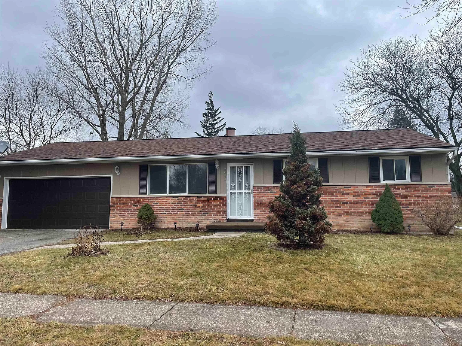 3835 Apple St photo 1