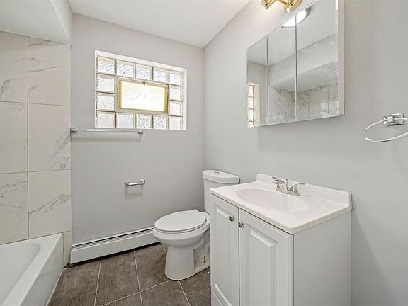 5th image of 7810 S Escanaba Ave #2acca4130