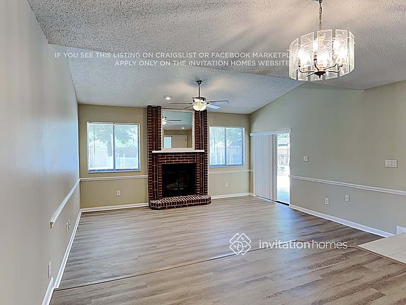 4th image of 951 Blueberry Hollow Ct