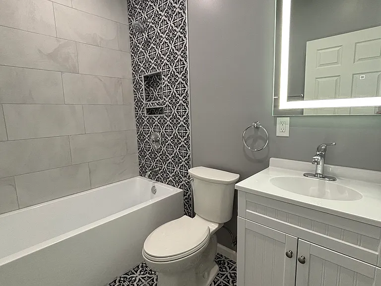 1261 Donald Ave — Photo 6