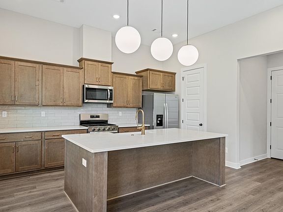 4th image of 7059 Walker Farms Dr
