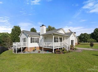 4975 Springhouse Farm Rd, Winston Salem, NC 27107