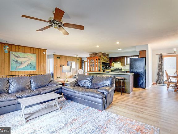 5th image of 3131 Woodland Ln
