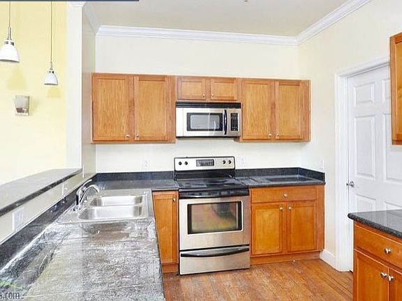 4th image of 525 E Grace St