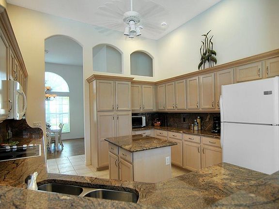 3rd image of 206 Ivory Dr