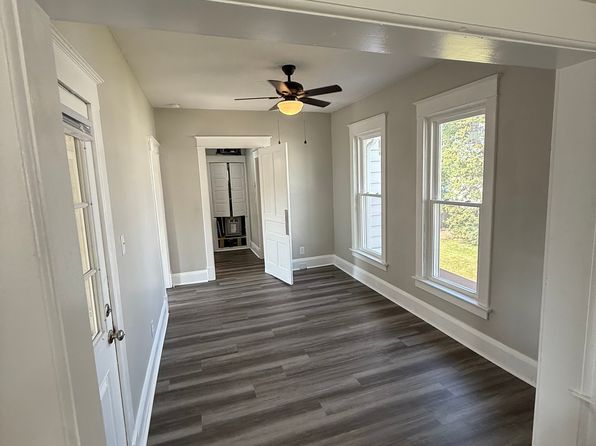 128 Knower St UNIT 2-1UPPER
