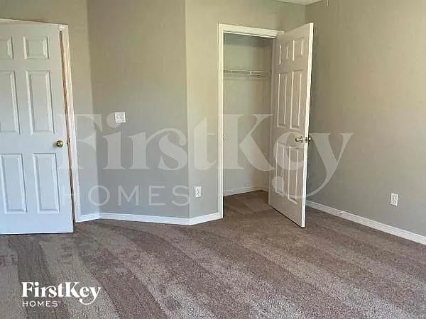 1242 Summit Oaks Dr E — Photo 8