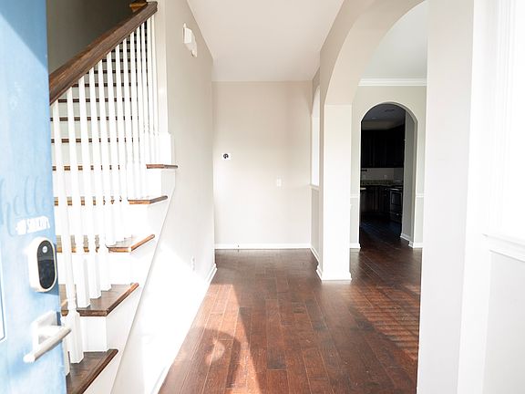 5th image of 452 Sunbury Dr