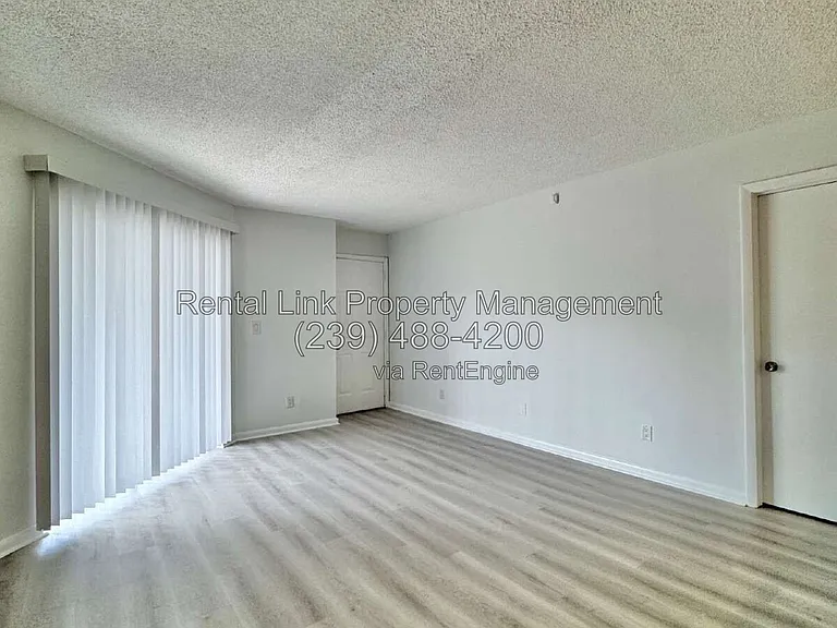 150 Santa Clara Dr #5 — Photo 3