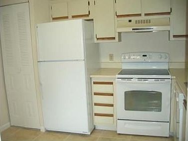 5th image of 1324 The Pointe Dr